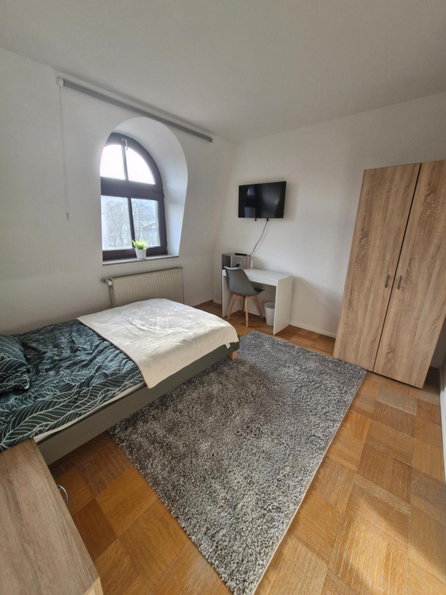 Stadtvilla Zimmervermietung 布拉河畔的海登海姆 外观 照片